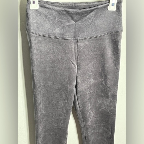 White House Black Market Grey Runway Vegan Suede Leggings sz 2 - Picture 3 of 12
